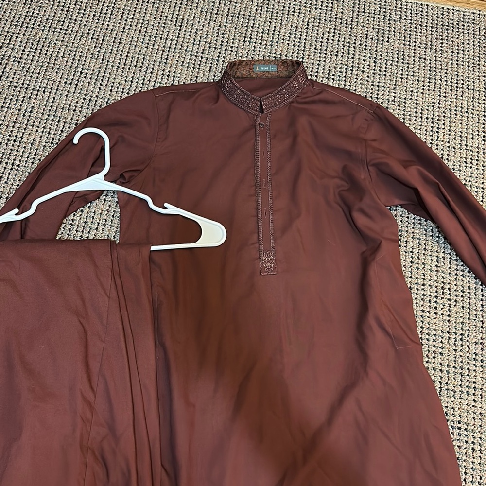 Jdot kameez and shalwar size 16-17 year old